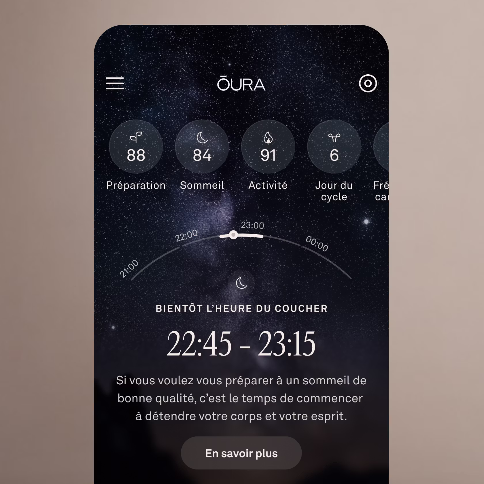 Une capture d'écran de l'écran d'accueil de l'application KEORA, affichant un message sur l'approche de l'heure du coucher